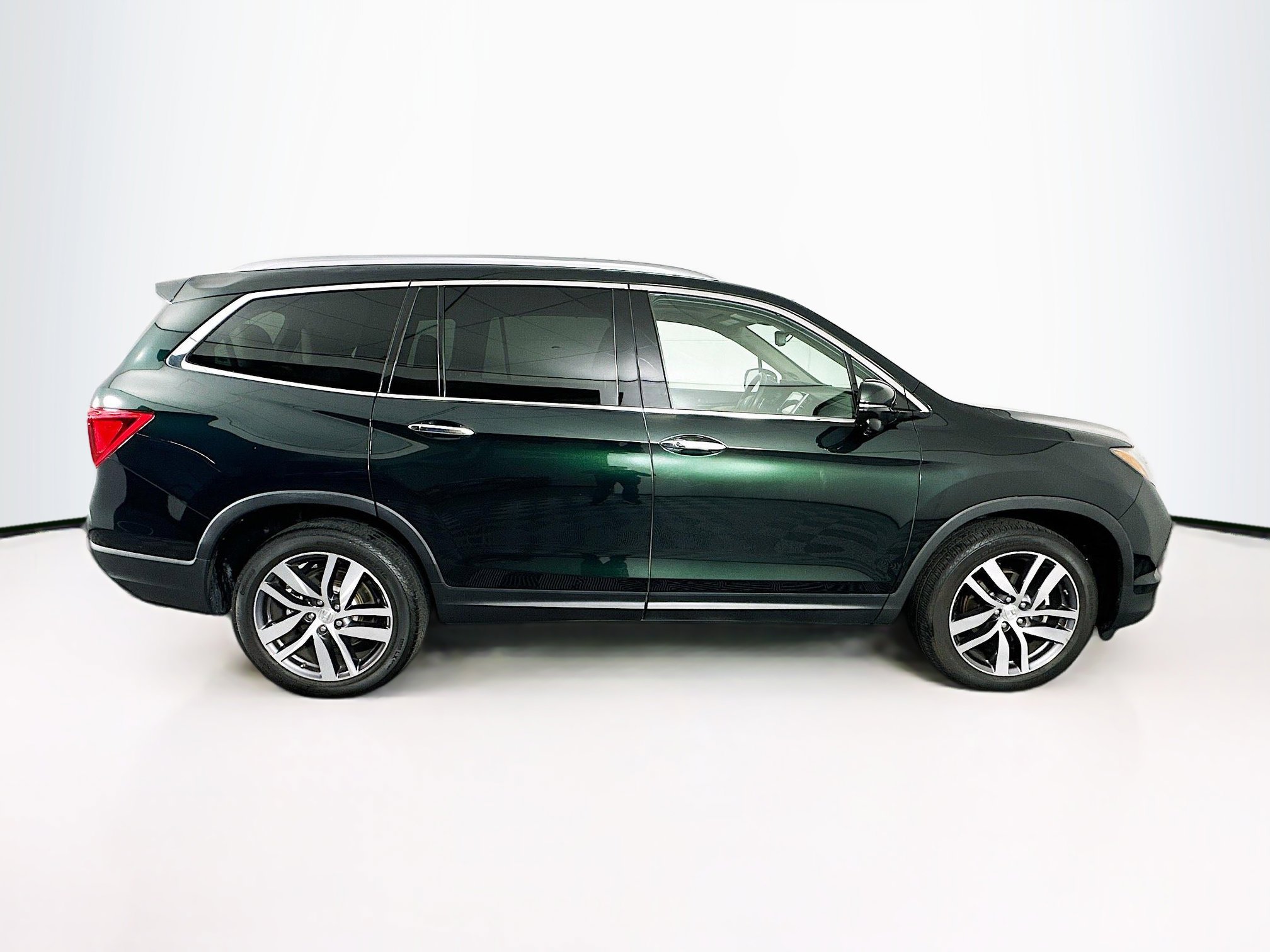 Used 2017 Honda Pilot Touring image 10