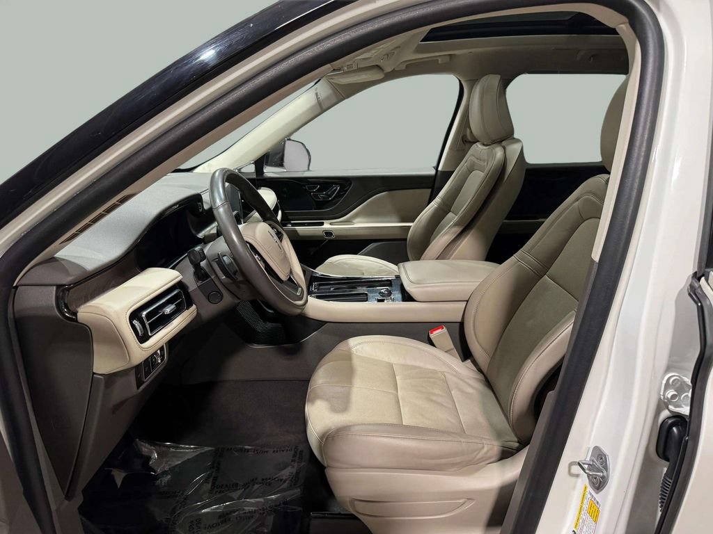 Certified 2023 Lincoln Aviator Reserve w/ Elements Package Plus AWD/4WD image 5