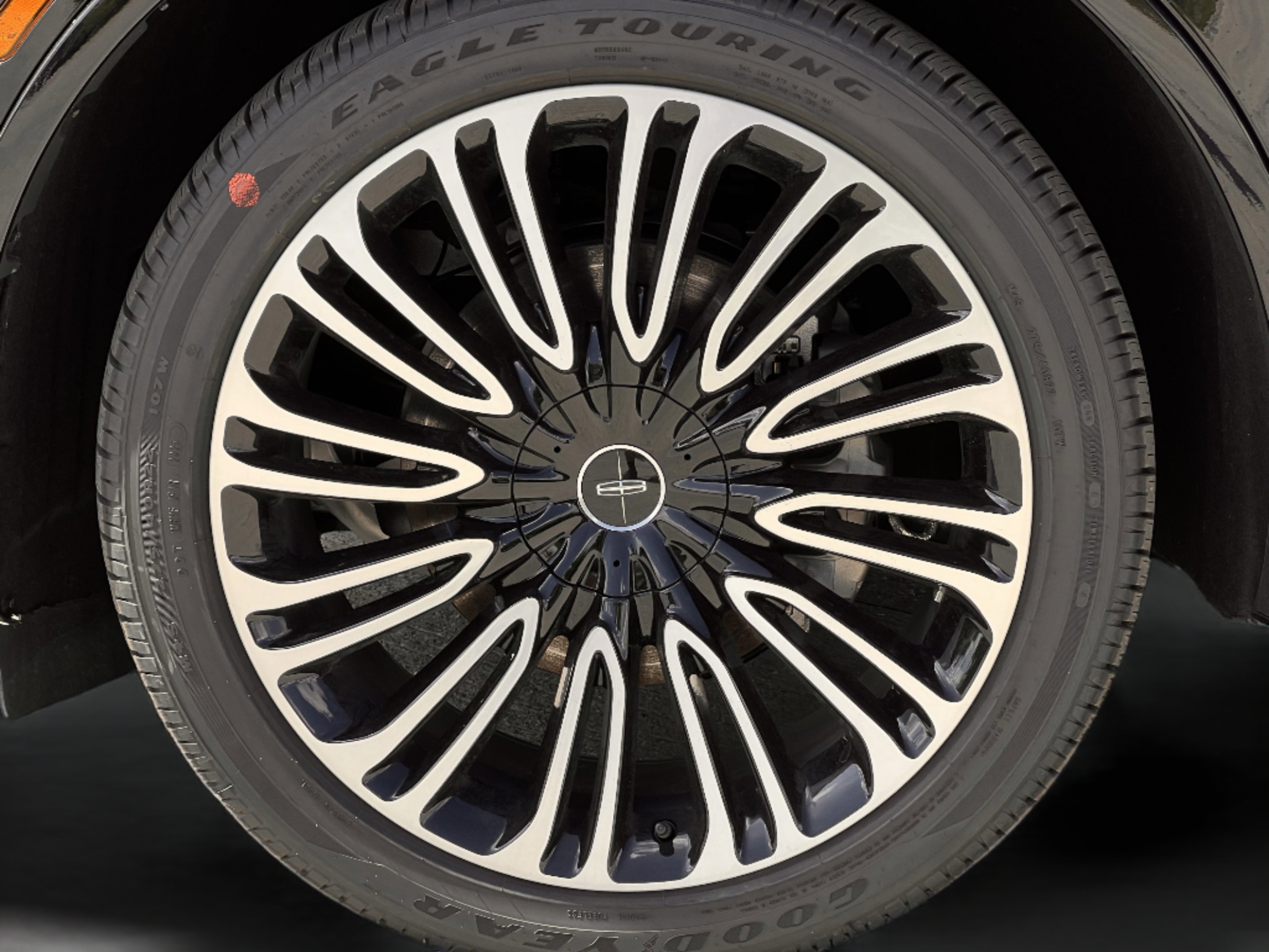 New 2025 Lincoln Aviator Black Label AWD/4WD image 31