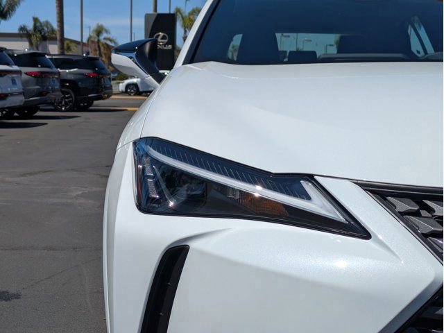 New 2026 Lexus UX 300h FWD image 10