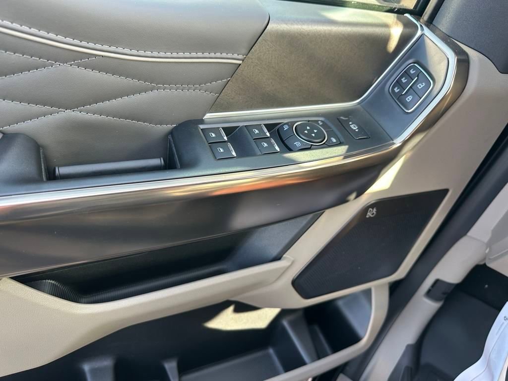 New 2025 Ford F250 Platinum w/ Platinum Plus Package image 16
