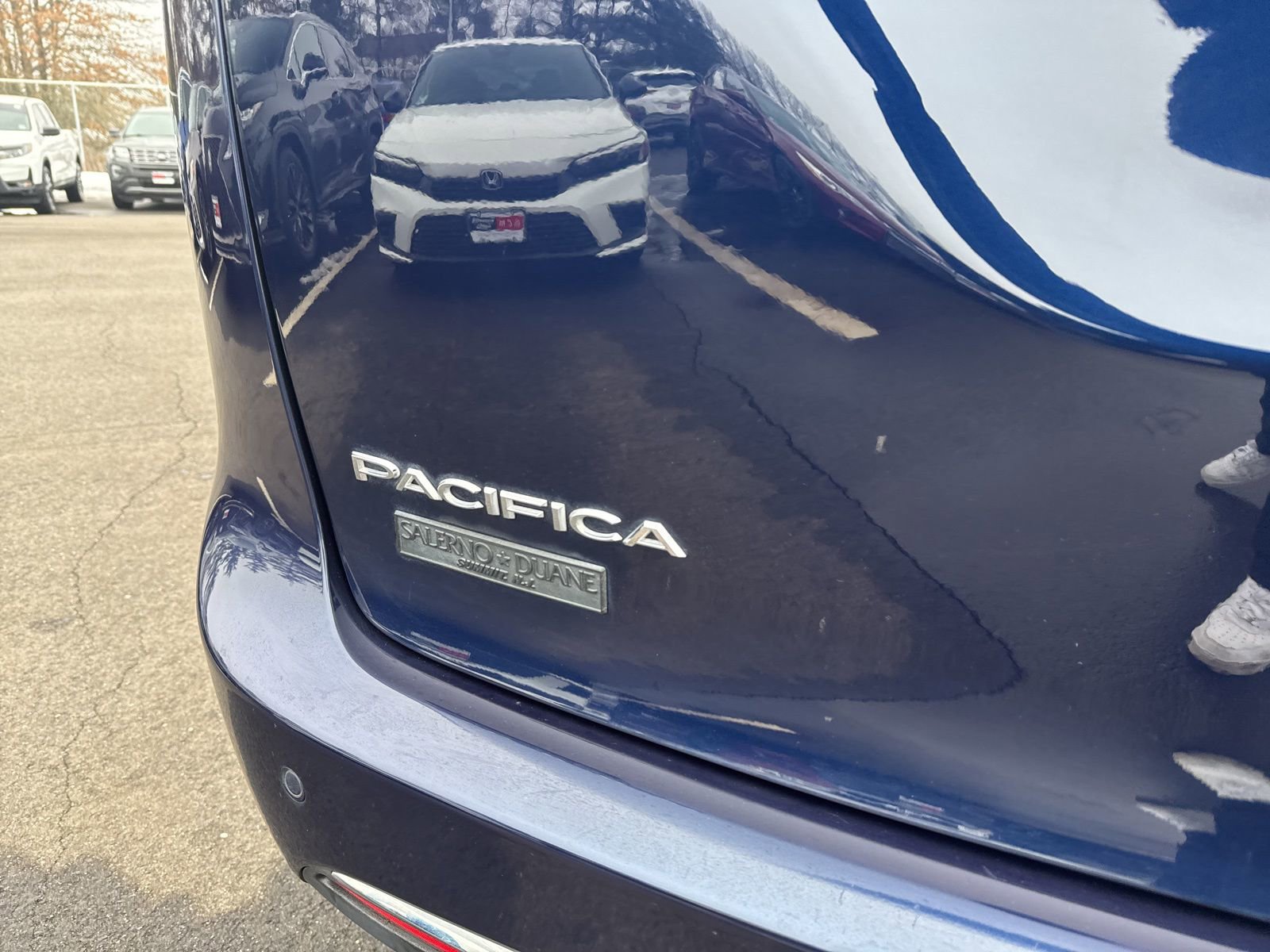 Used 2020 Chrysler Pacifica Touring-L image 9