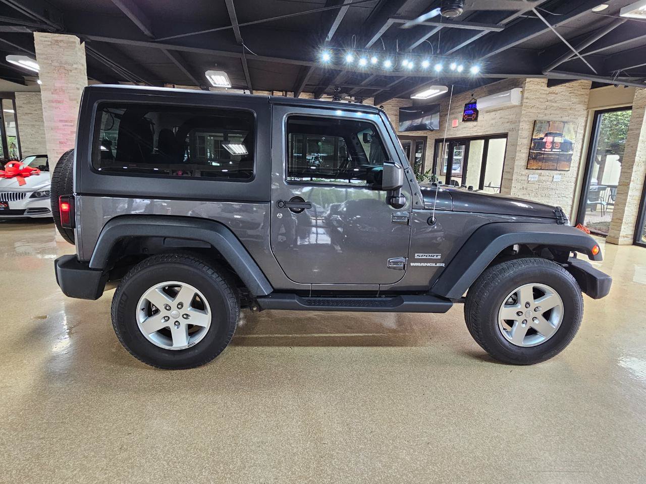 Used 2016 Jeep Wrangler Sport AWD/4WD image 8