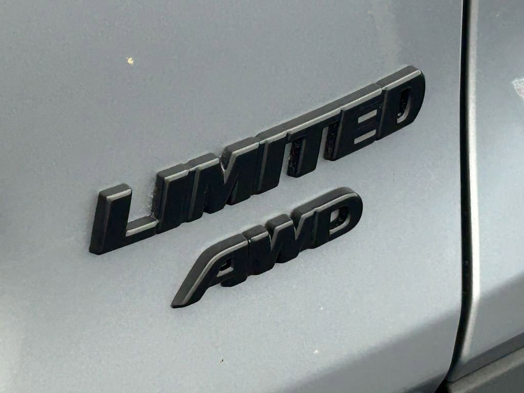 Used 2025 Toyota RAV4 Limited image 37