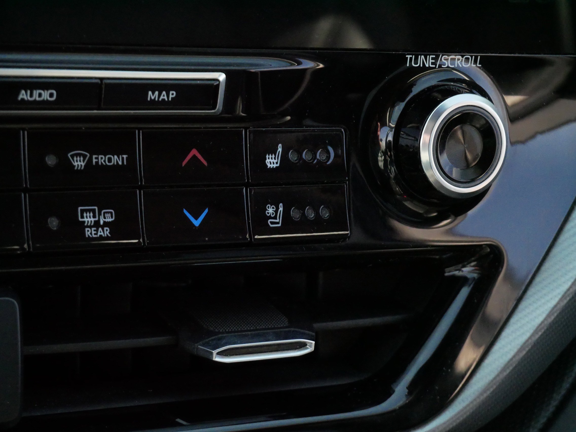 Used 2020 Toyota Highlander Platinum image 30