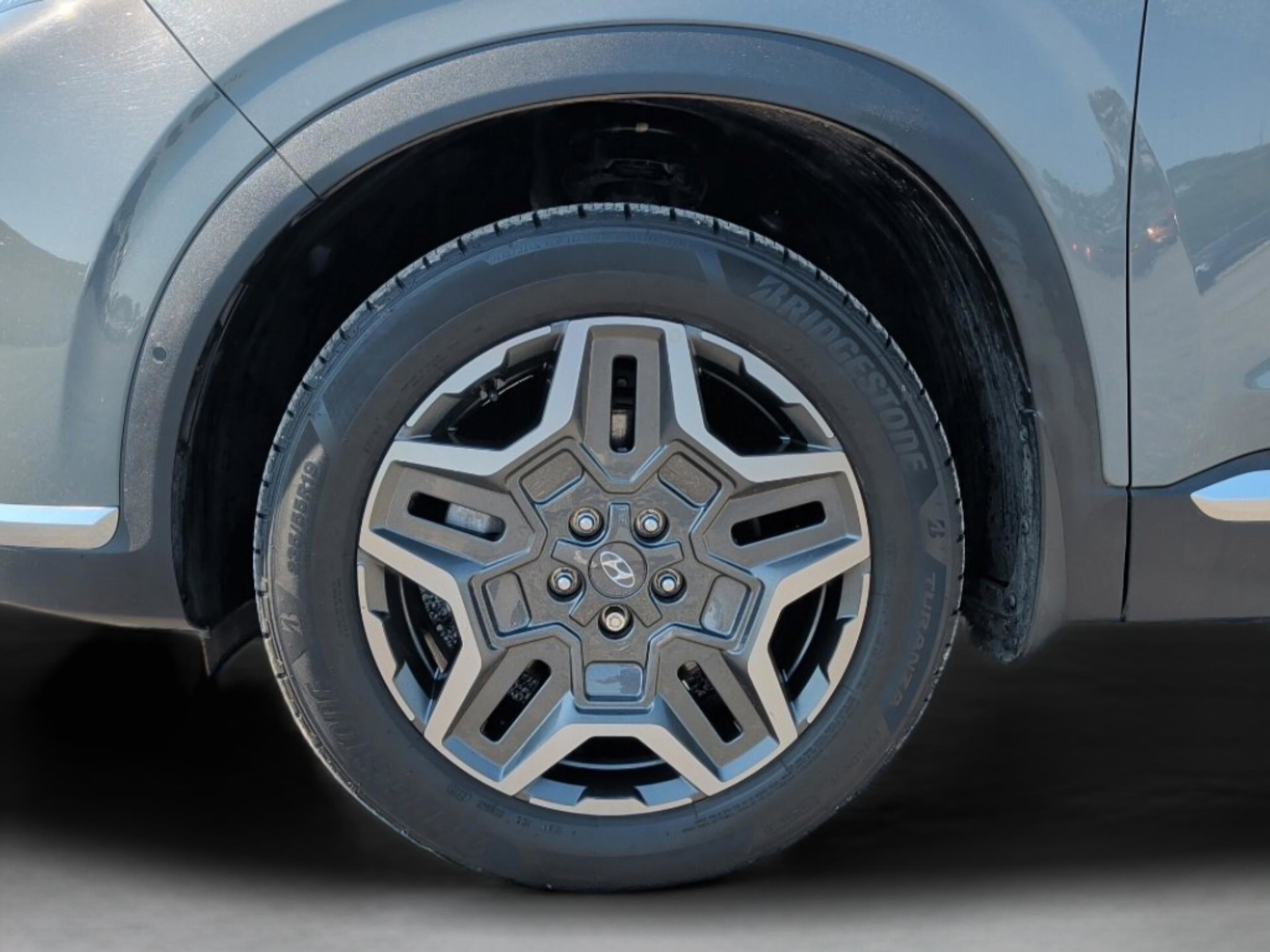 Used 2023 Hyundai Santa Fe Limited image 8