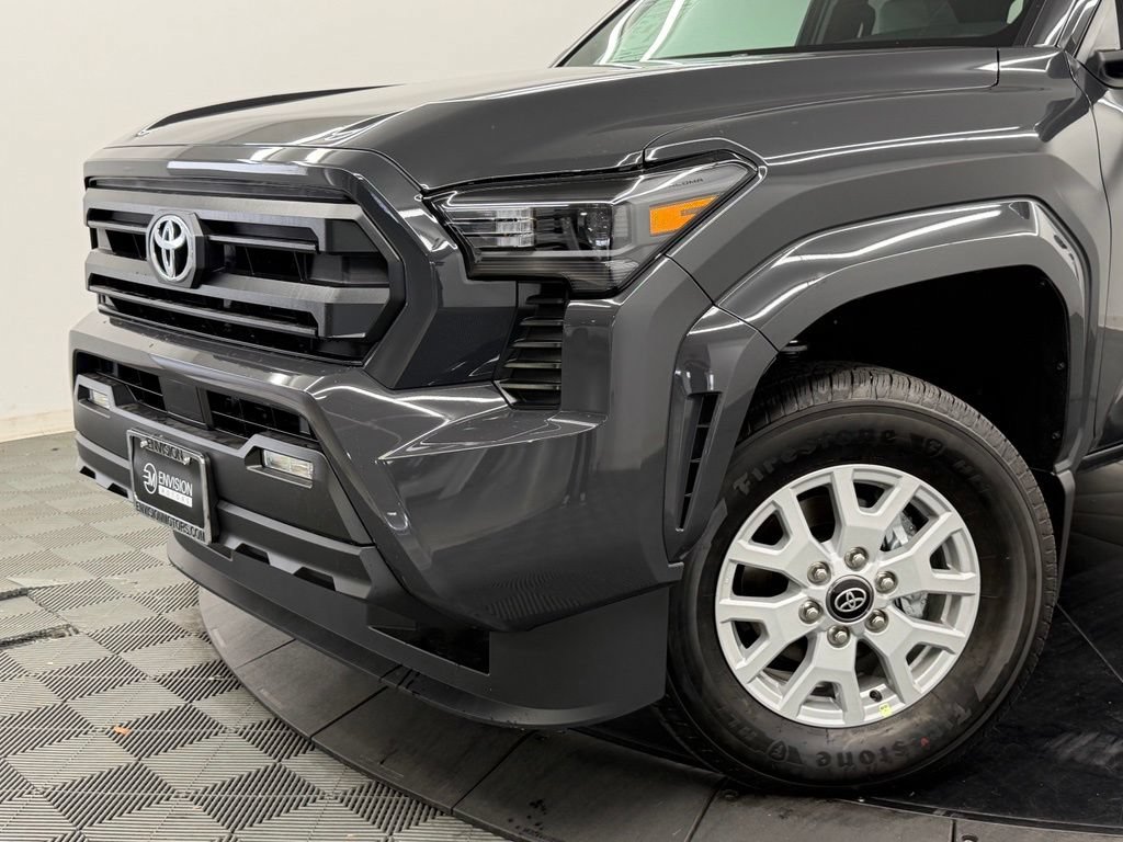 Used 2026 Toyota Tacoma SR5 AWD/4WD image 4