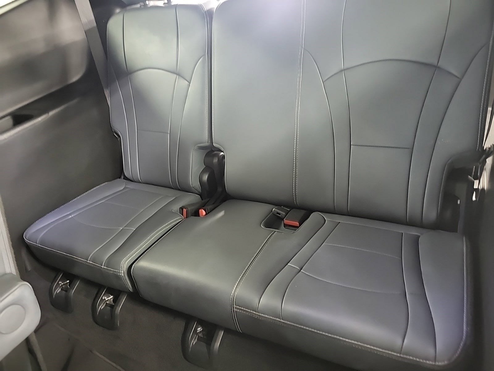 Used 2024 Buick Enclave Premium AWD/4WD image 15