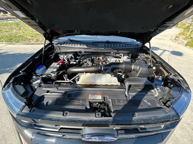 Used 2025 Ford Expedition Active AWD/4WD image 35