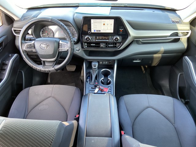 Used 2023 Toyota Highlander LE AWD/4WD image 54