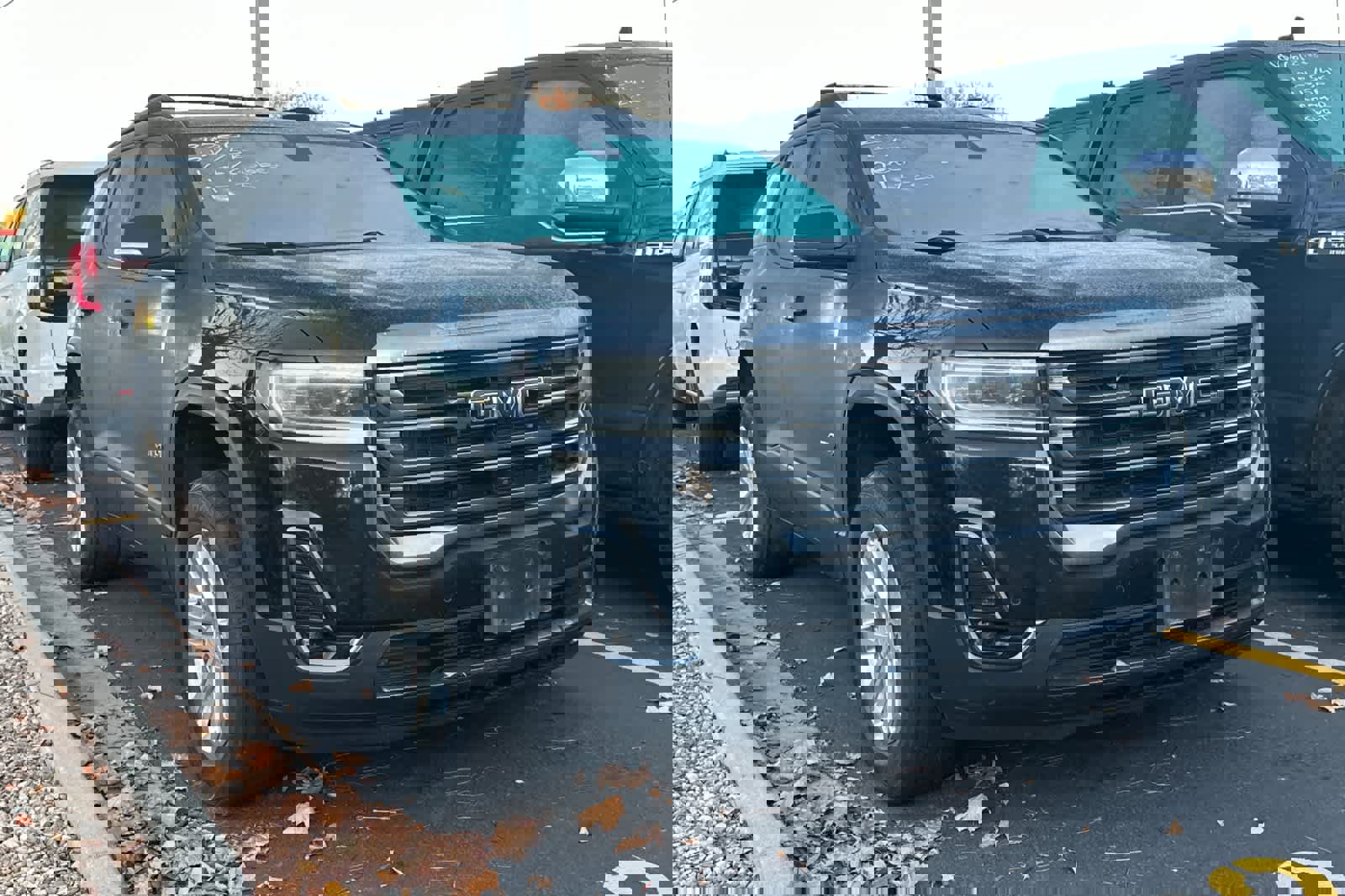 Used 2021 GMC Acadia AT4 w/ Technology Package image 5