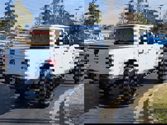 New 2025 Jeep Gladiator Sport image 5