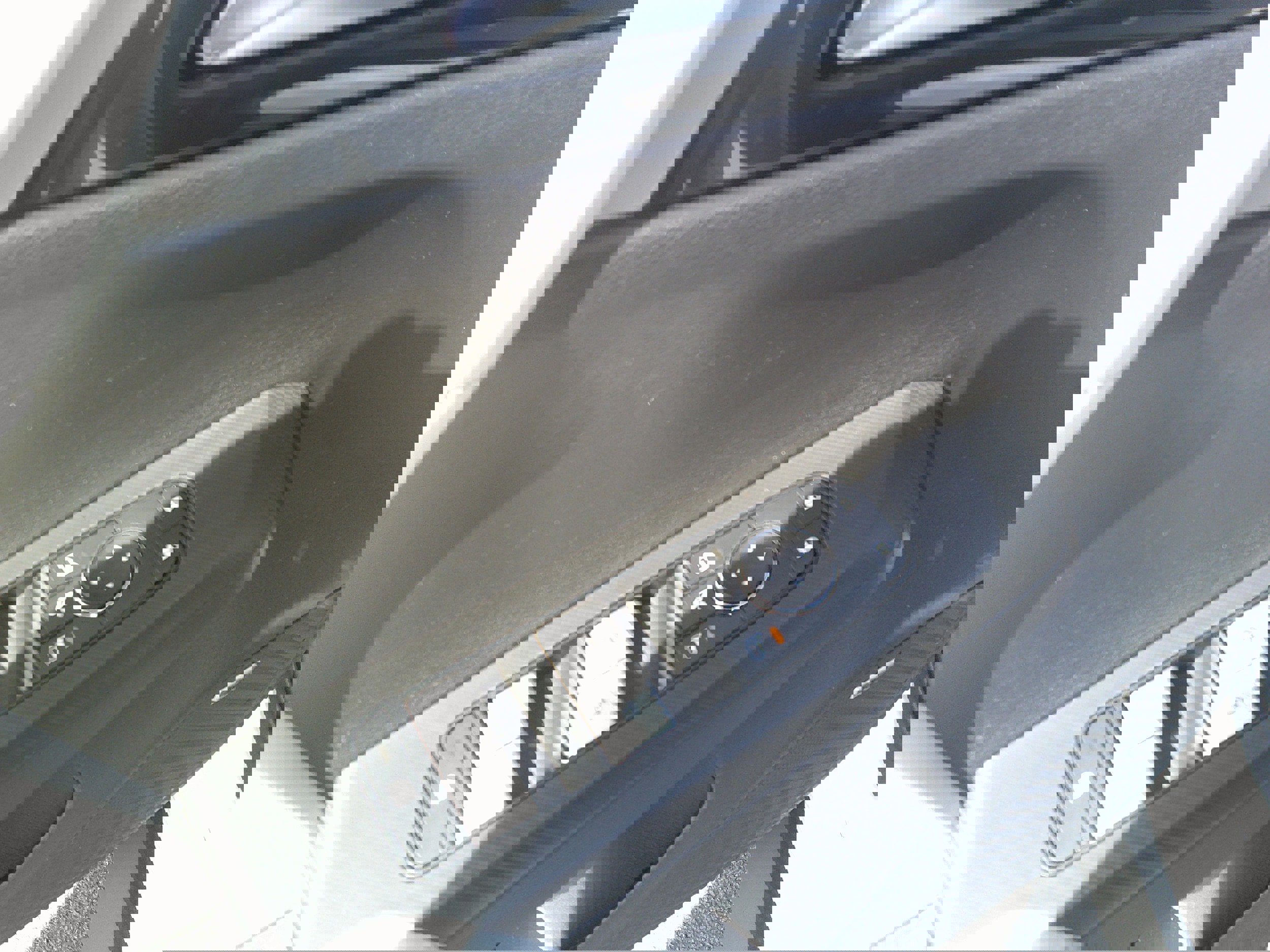 Used 2025 Mitsubishi Outlander SE image 16