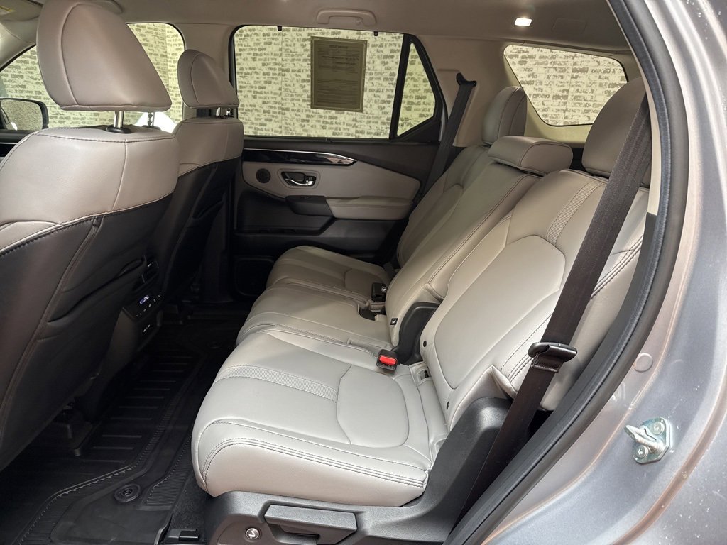 Used 2025 Honda Pilot EX-L image 14