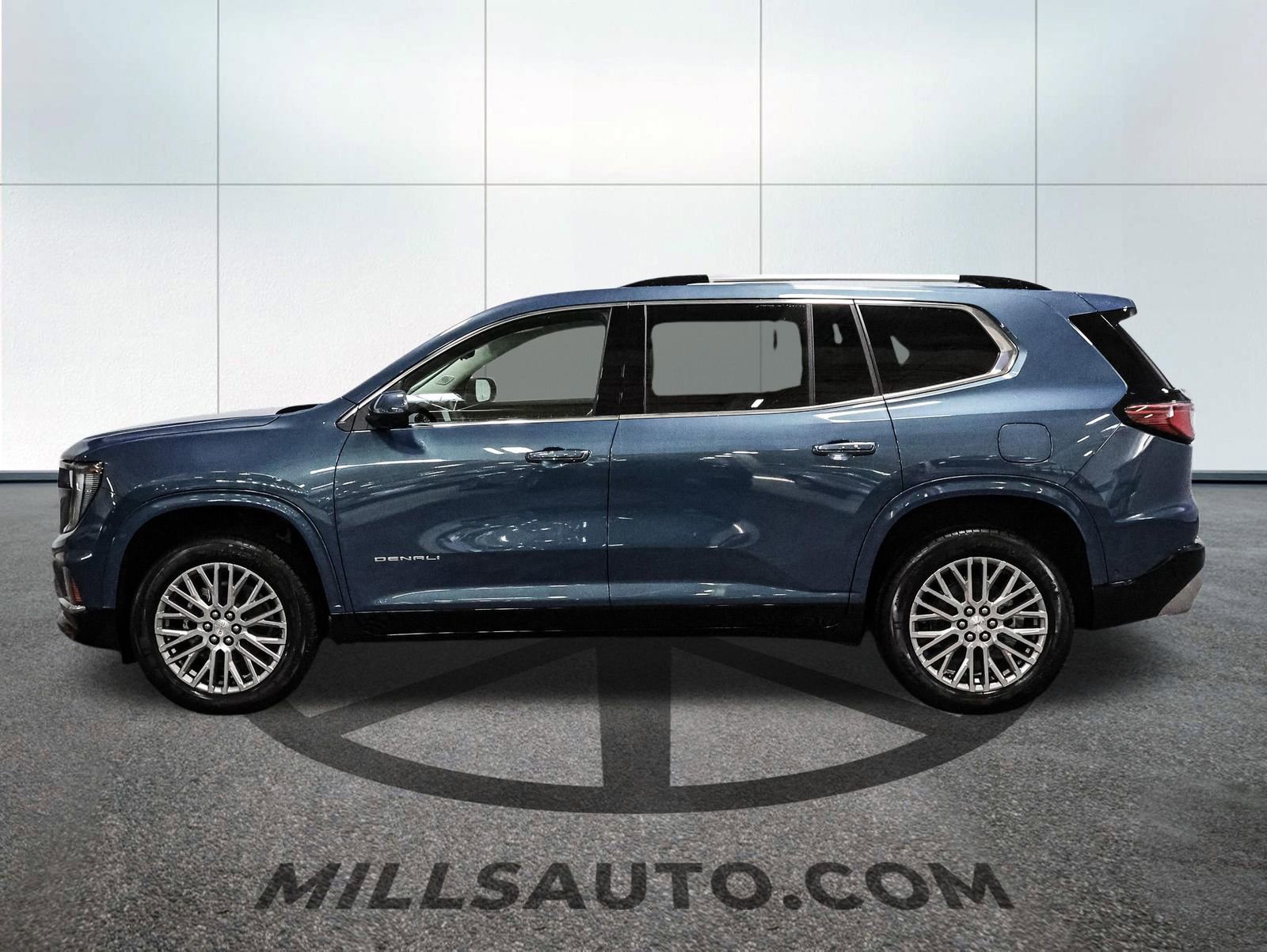 New 2026 GMC Acadia Denali w/ Super Cruise Package image 3