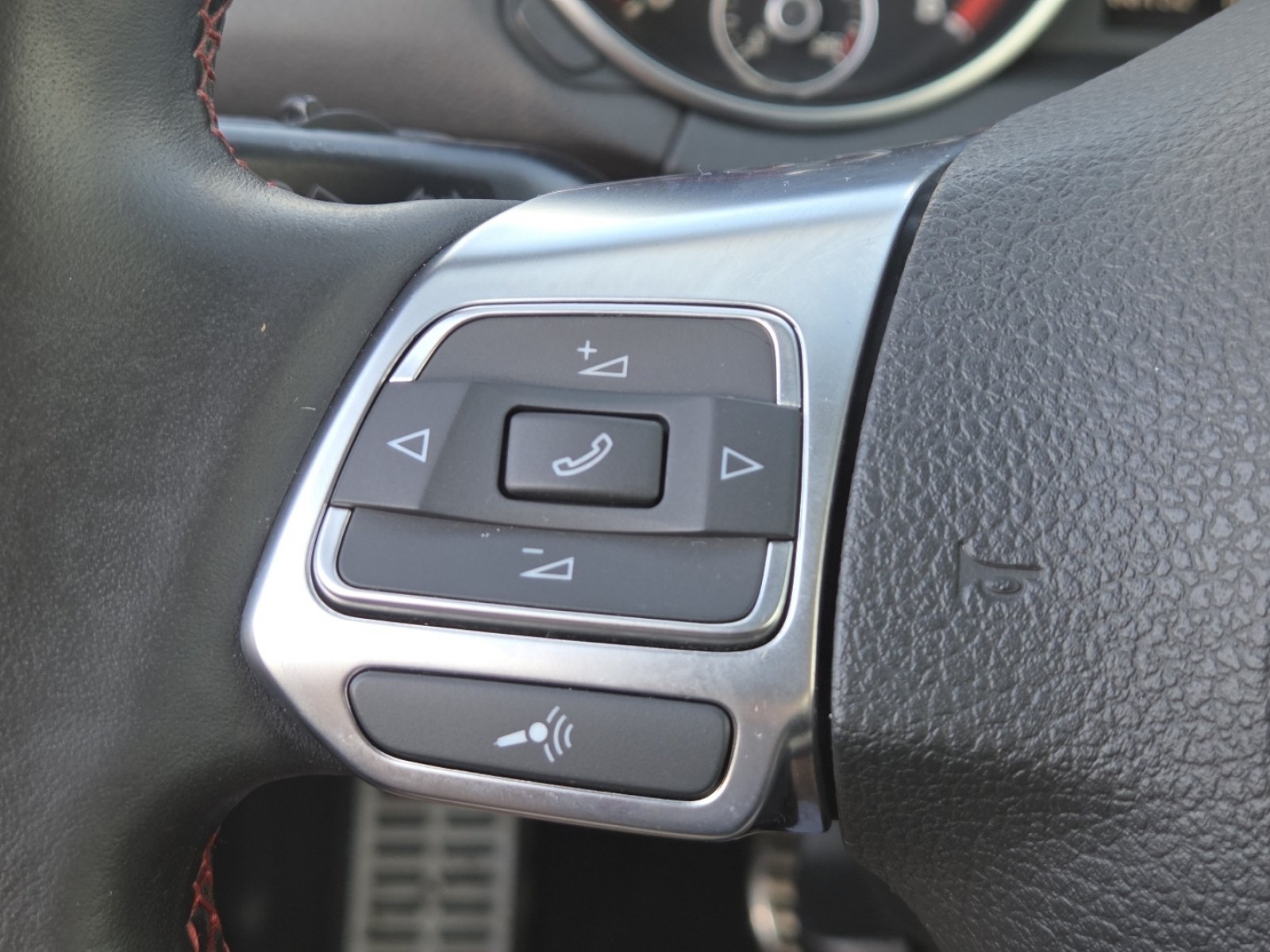 Used 2011 Volkswagen GTI 2-Door FWD image 29