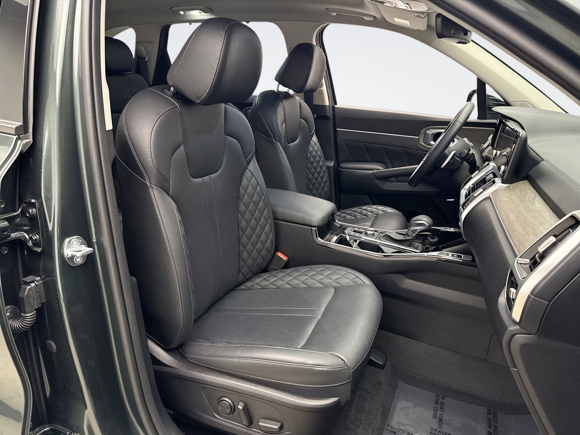 Used 2023 Kia Sorento SX Prestige image 16