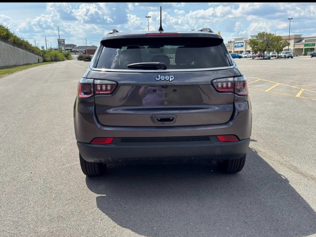 Used 2022 Jeep Compass Latitude w/ Convenience Group image 3