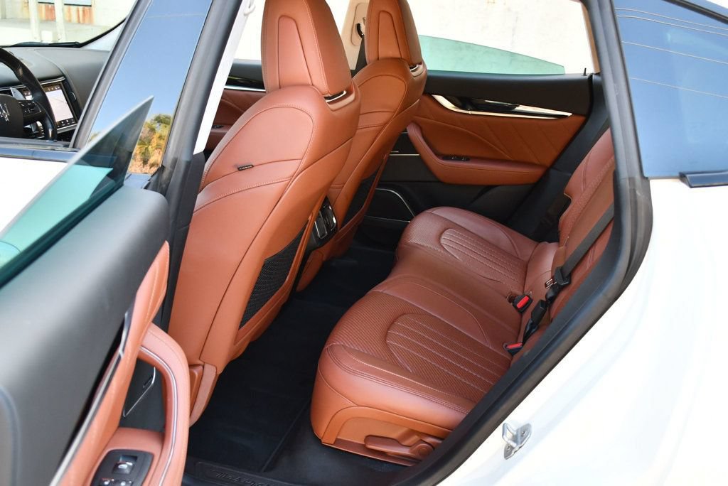 Used 2022 Maserati Levante Modena AWD/4WD image 18