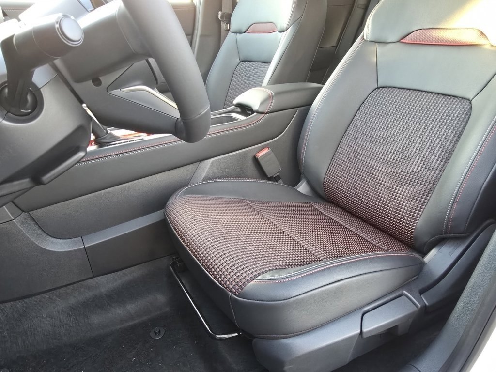 New 2026 Nissan Kicks SR w/ Cold Weather Package image 14