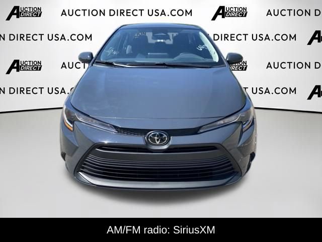 Used 2025 Toyota Corolla LE FWD image 2