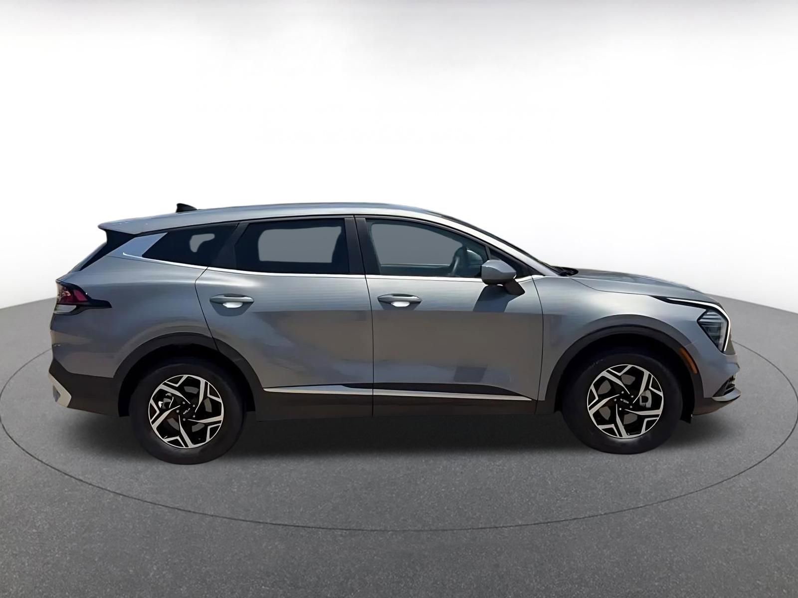 Used 2025 Kia Sportage LX FWD image 16