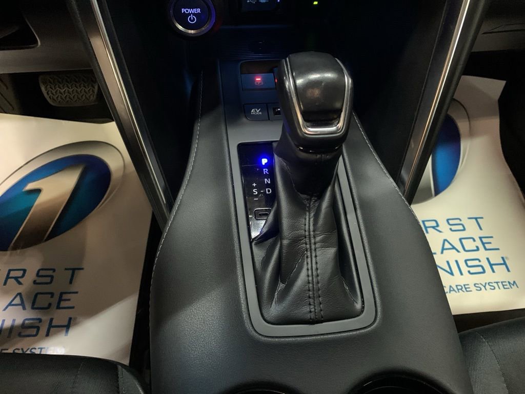 Used 2021 Toyota Venza LE image 24