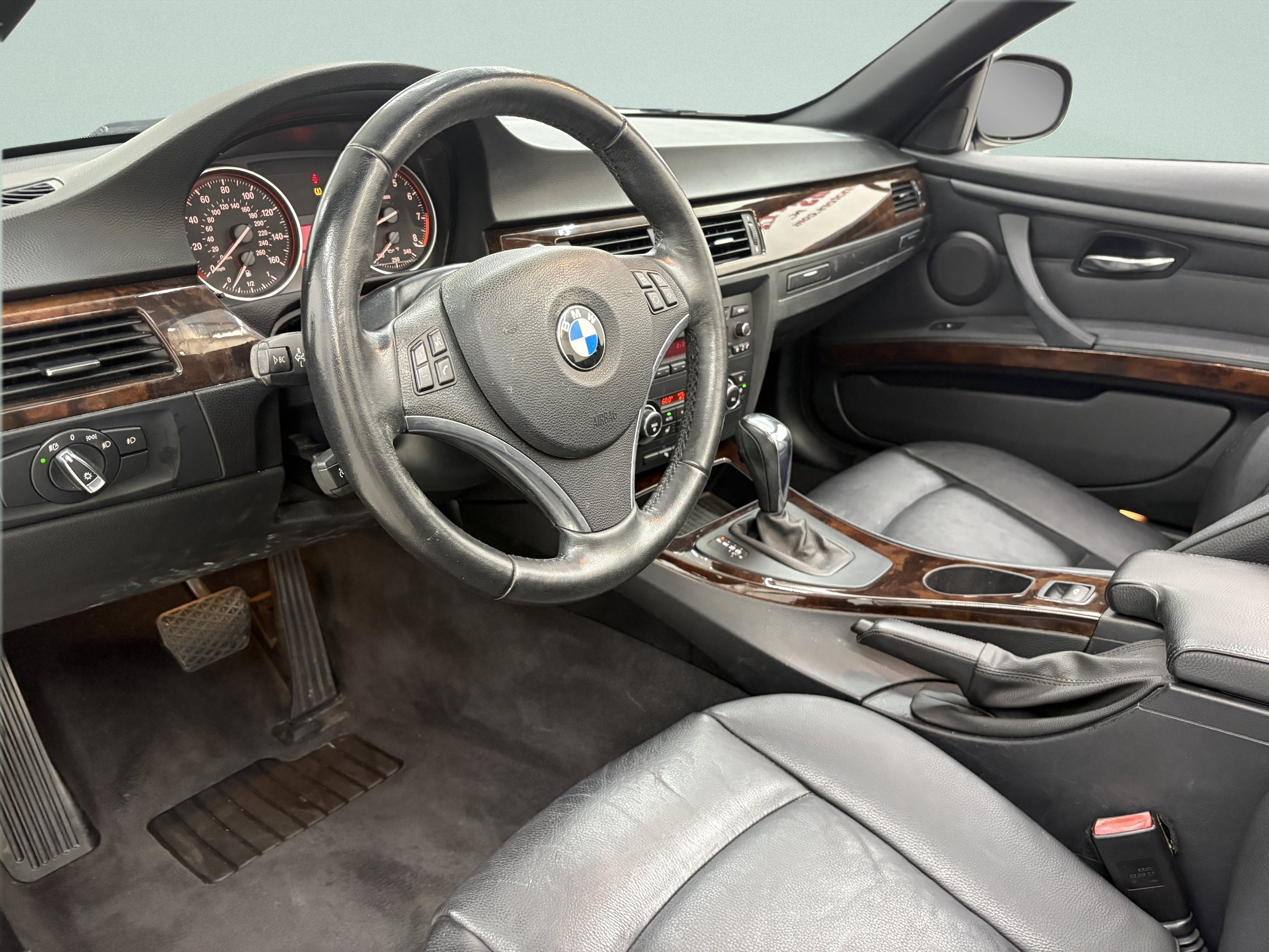 Used 2011 BMW 328i Convertible RWD image 15