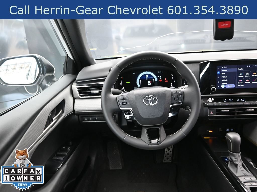 Used 2025 Toyota Camry SE w/ Convenience Package image 30