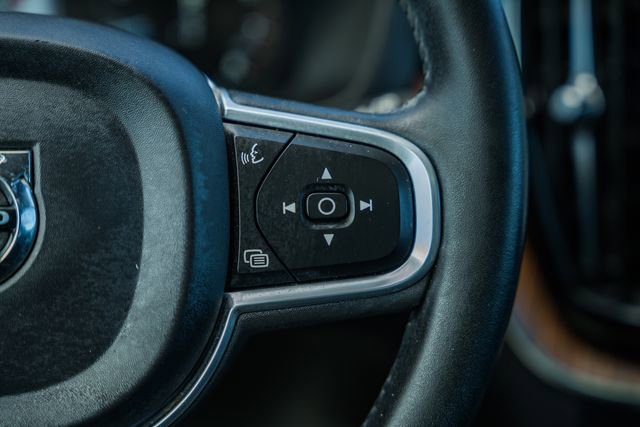 Used 2021 Volvo XC60 T5 Momentum w/ Advanced Package AWD/4WD image 28