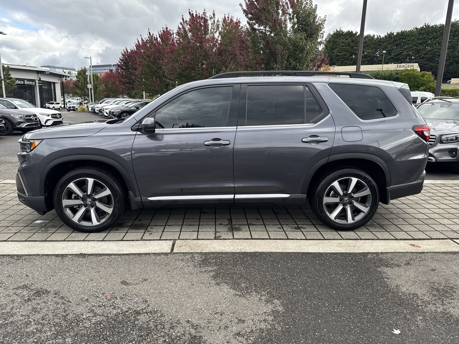 Used 2023 Honda Pilot Touring image 8