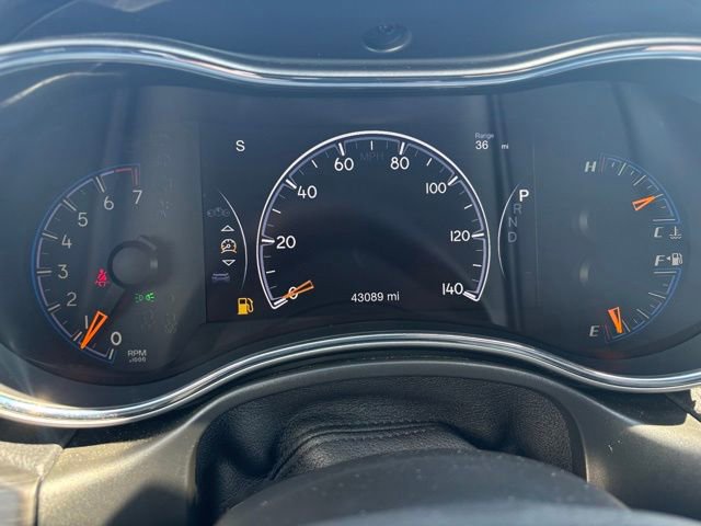 Used 2021 Jeep Grand Cherokee Altitude AWD/4WD image 24