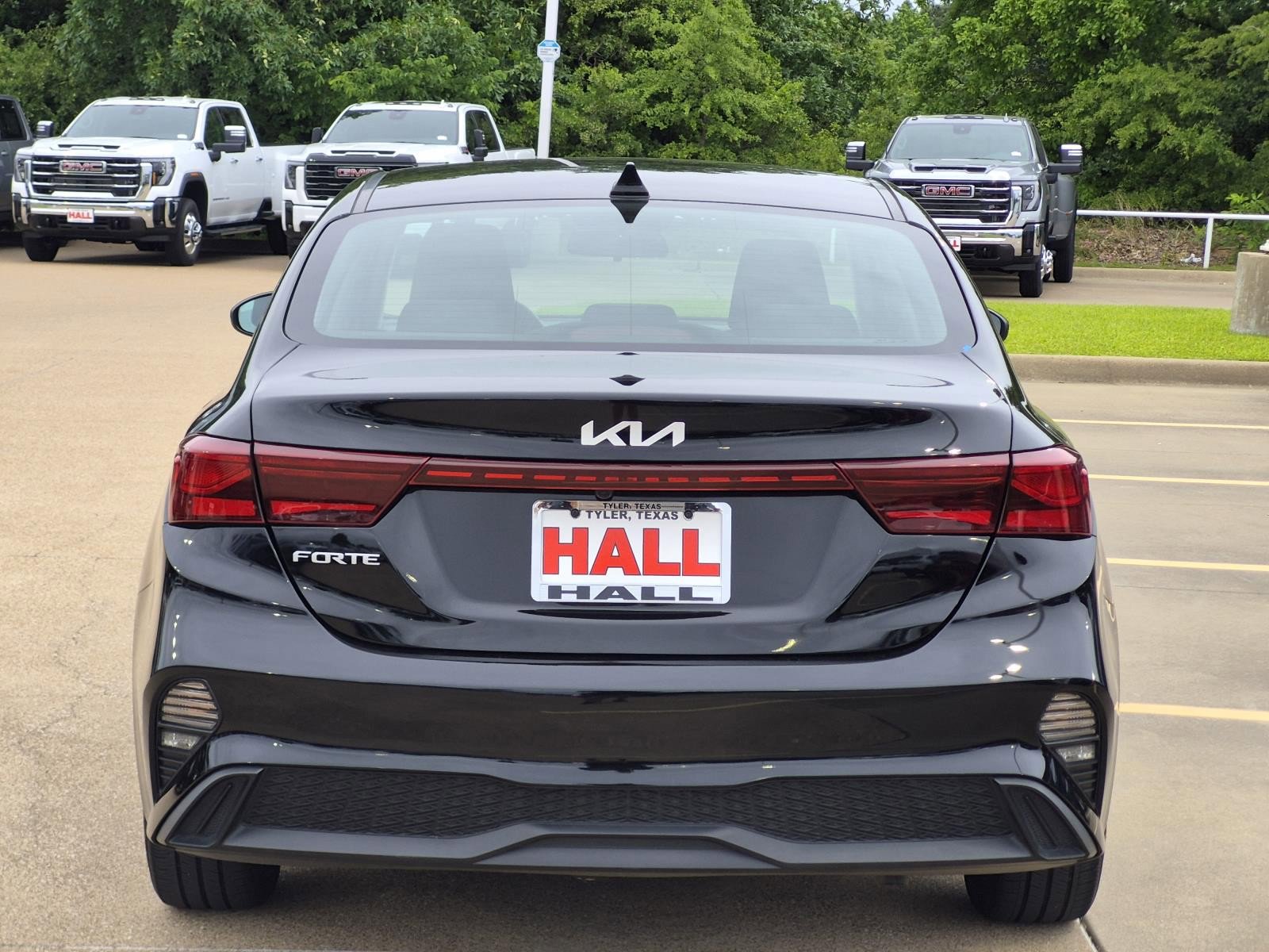 Used 2023 Kia Forte LXS FWD image 5