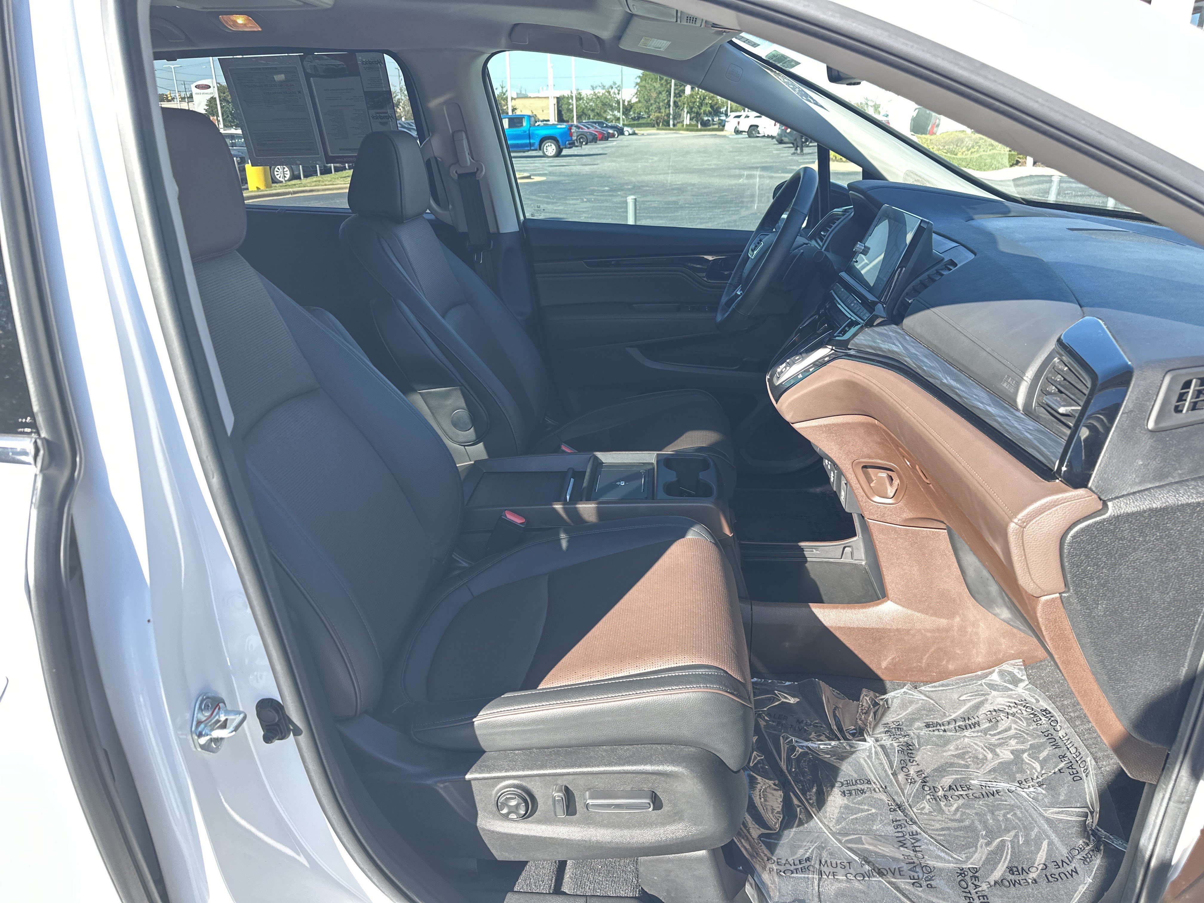Used 2025 Honda Odyssey Elite image 35