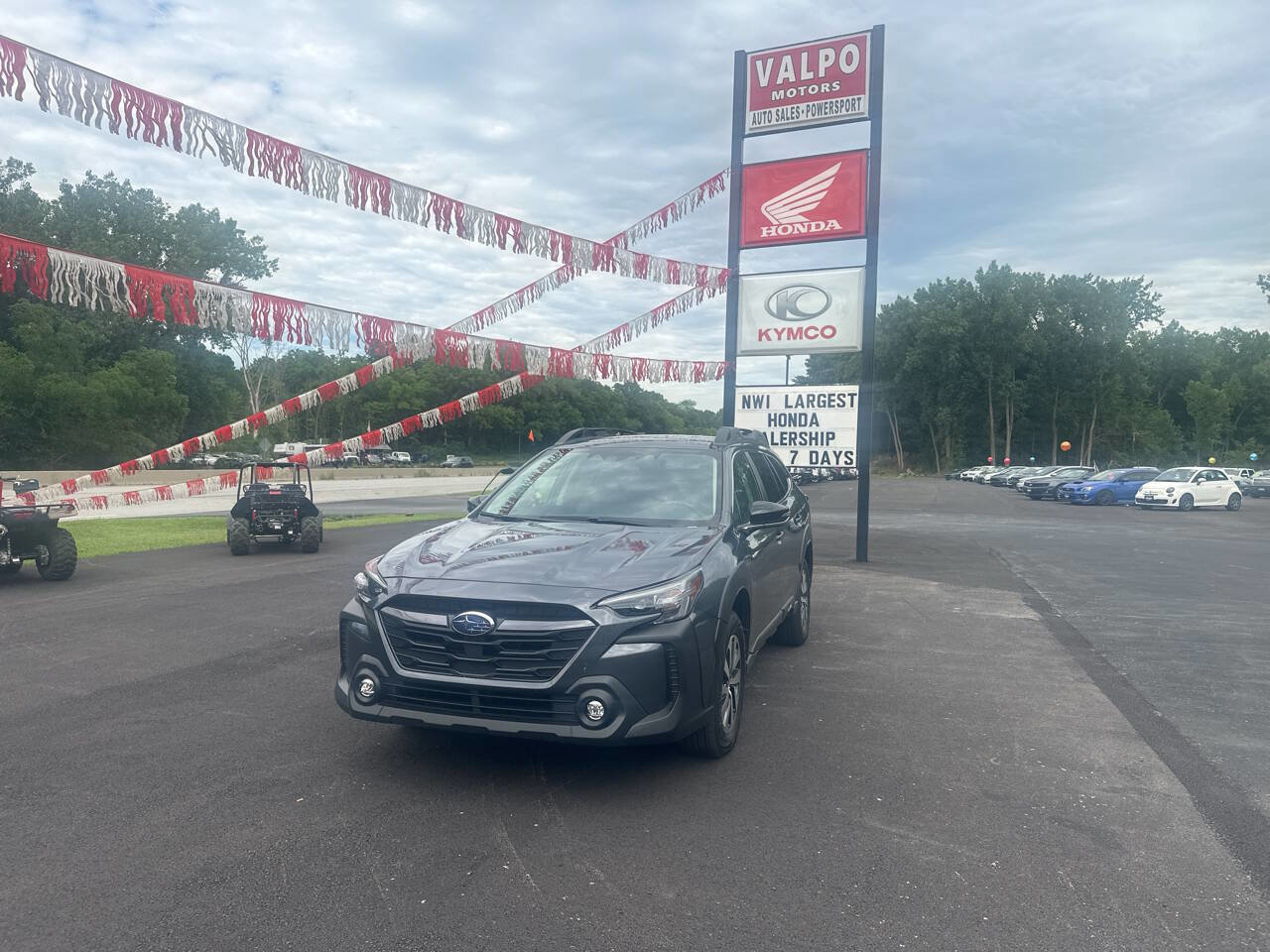 Used 2023 Subaru Outback Premium image 2