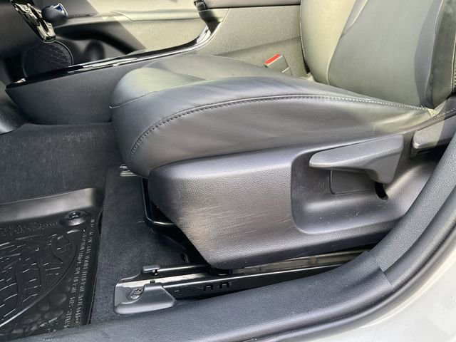 Used 2019 Toyota Prius XLE image 25