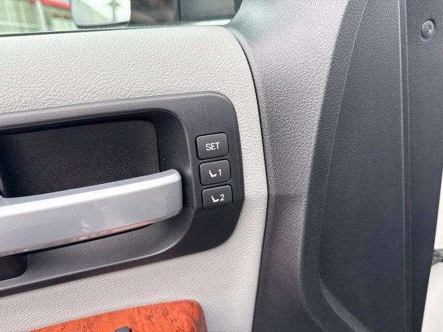 Used 2019 Toyota Sequoia Platinum AWD/4WD image 33