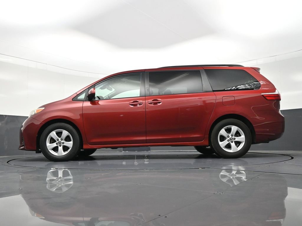 Used 2020 Toyota Sienna LE image 24