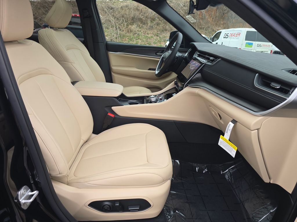 New 2025 Jeep Grand Cherokee Limited AWD/4WD image 29