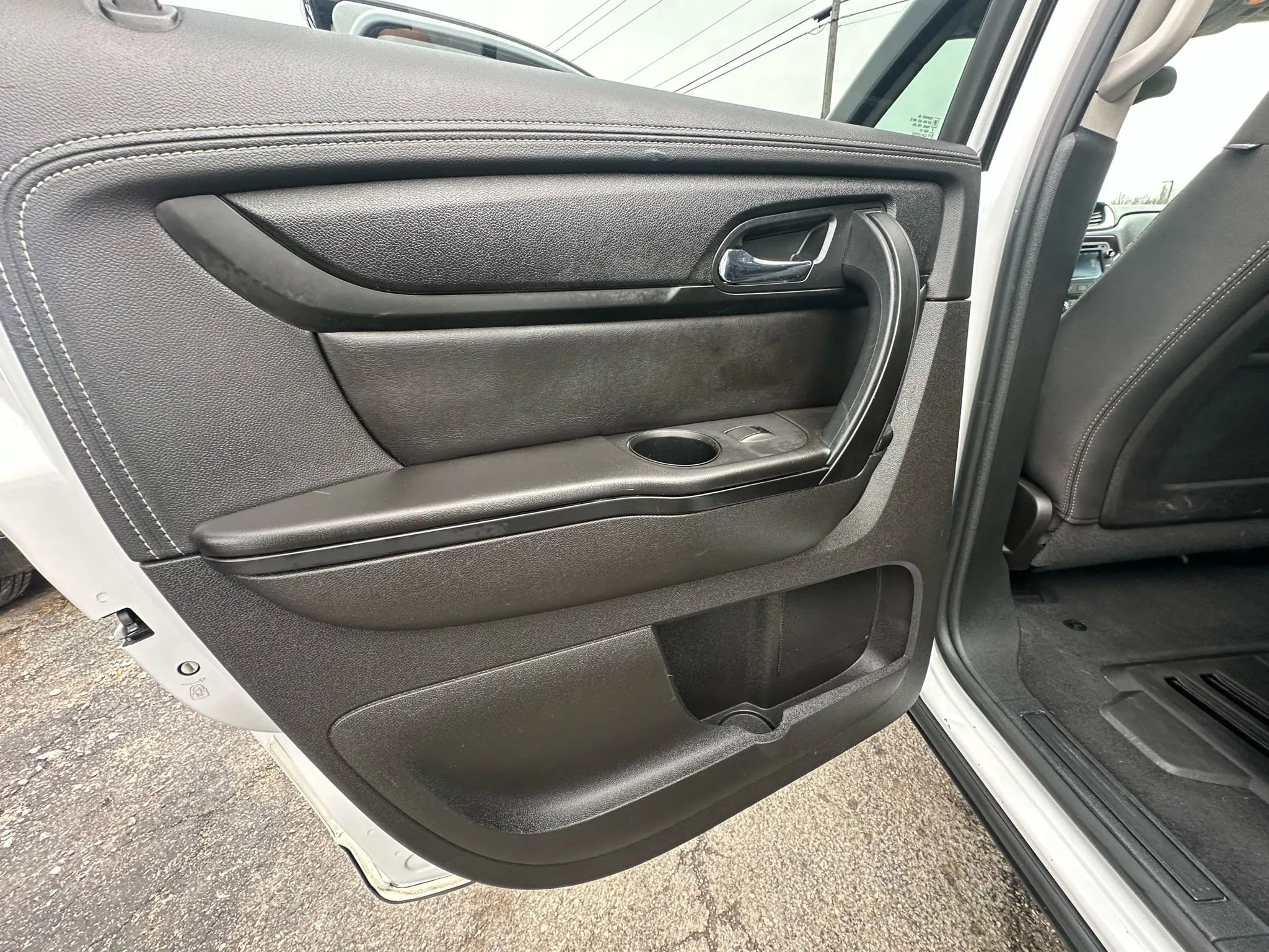 Used 2017 Chevrolet Traverse LT w/ Style and Technology Package image 22