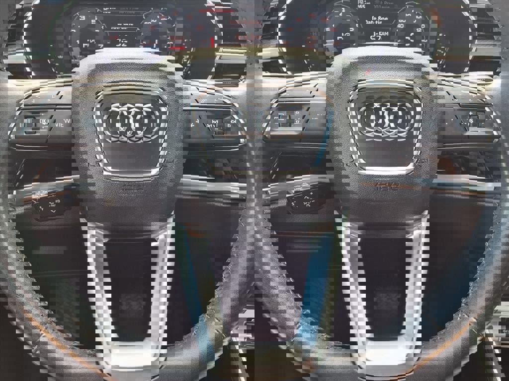 Used 2019 Audi Q3 2.0T Premium w/ Convenience Package image 18