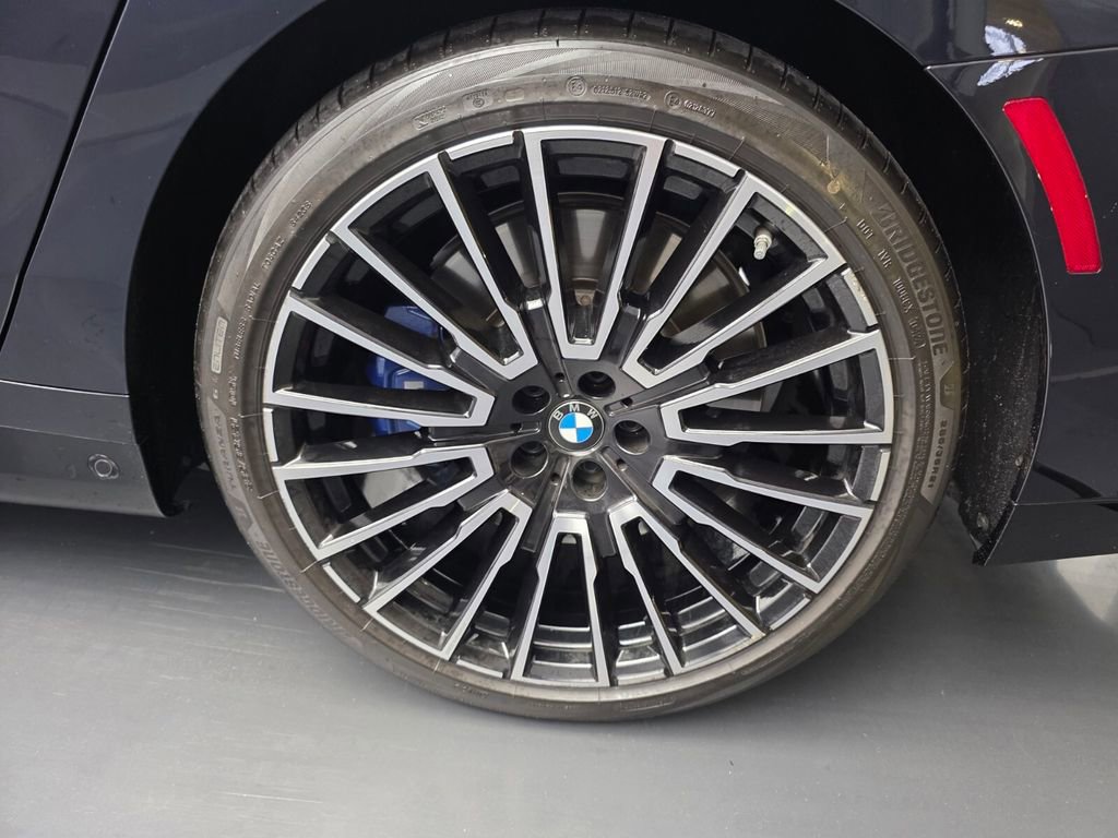 Used 2024 BMW 760i xDrive w/ Executive Package image 18