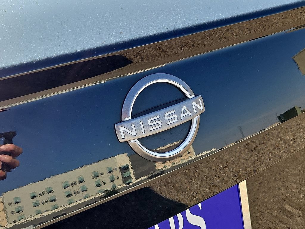 Used 2025 Nissan Altima 2.5 SV FWD image 12