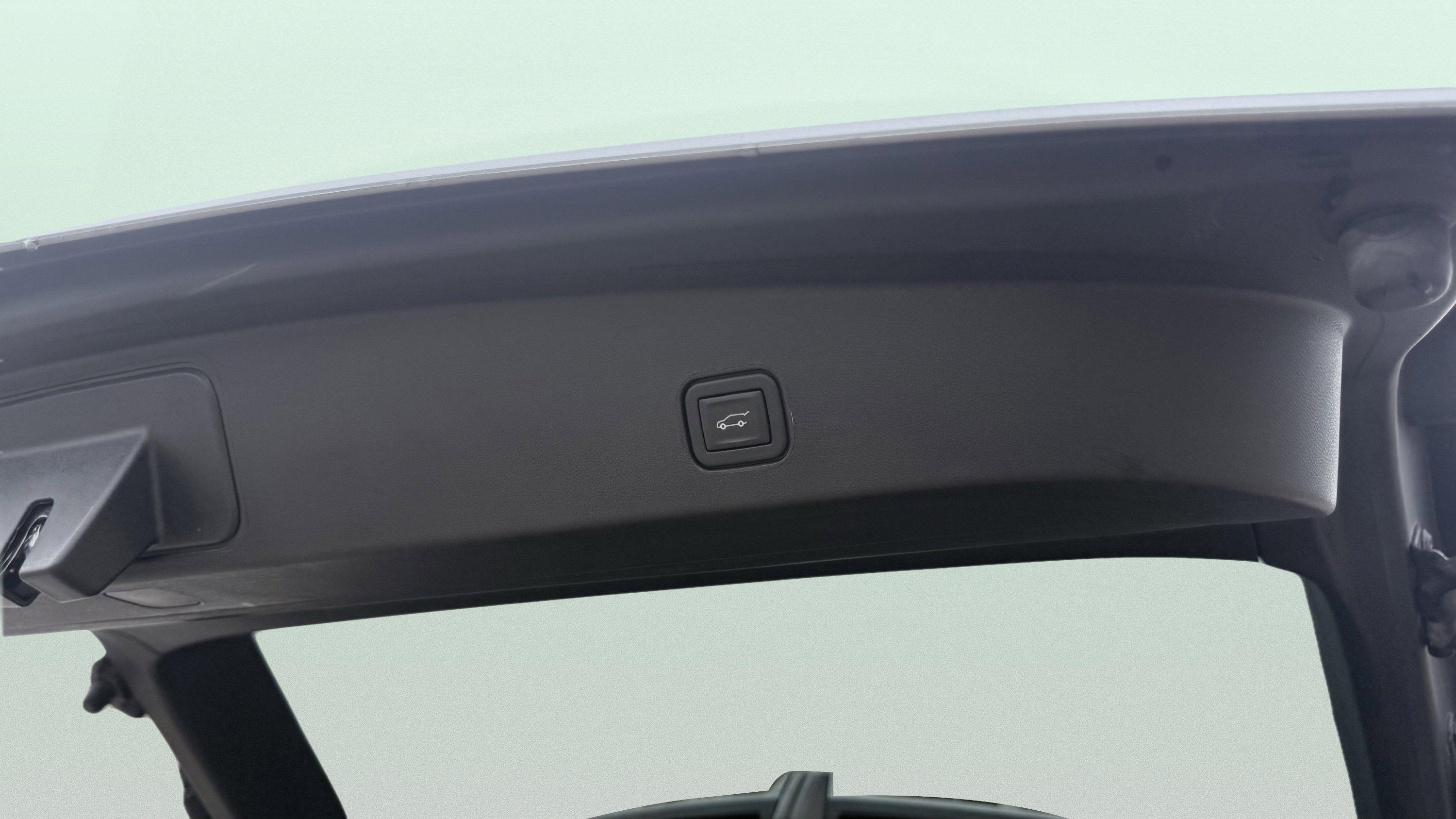 Used 2024 Cadillac Lyriq Luxury image 16