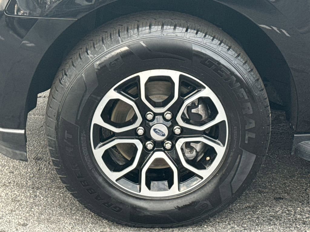 Used 2022 Ford Expedition XLT image 12