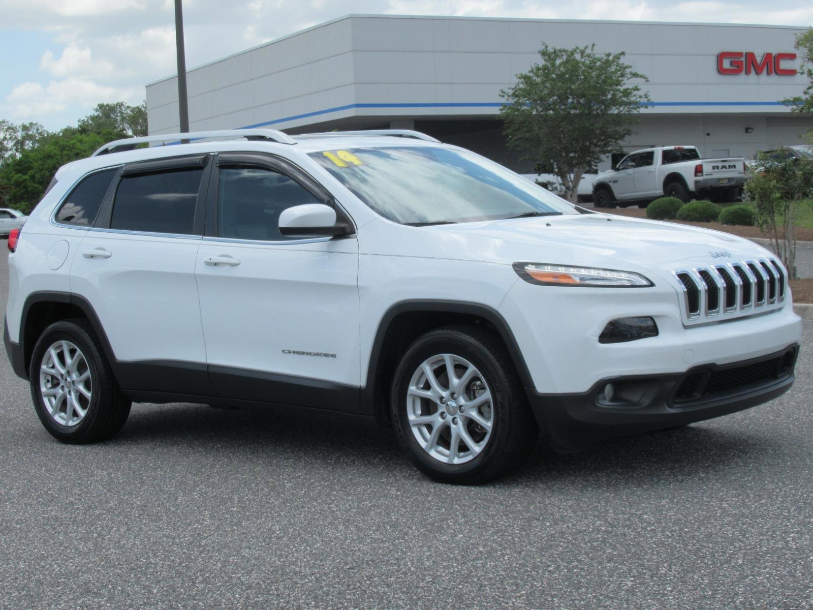 Used 2014 Jeep Cherokee Latitude w/ Comfort/Convenience Group FWD video 1