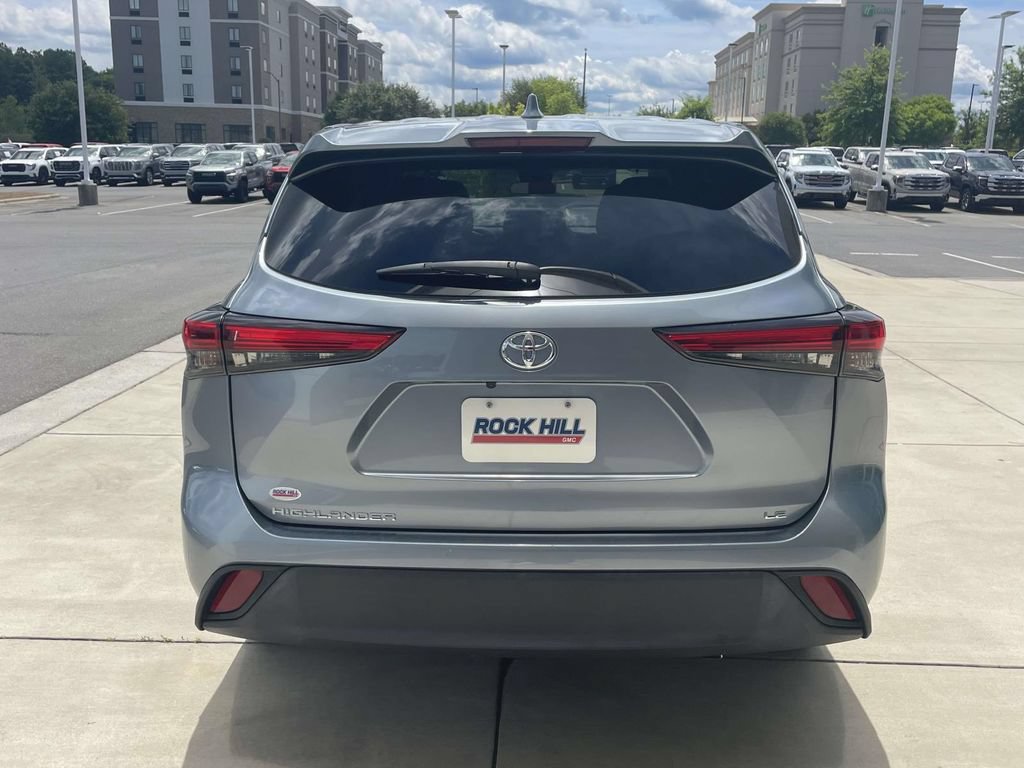 Used 2021 Toyota Highlander LE FWD image 8