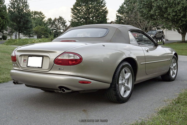 Used 1999 Jaguar XK8 Convertible image 18