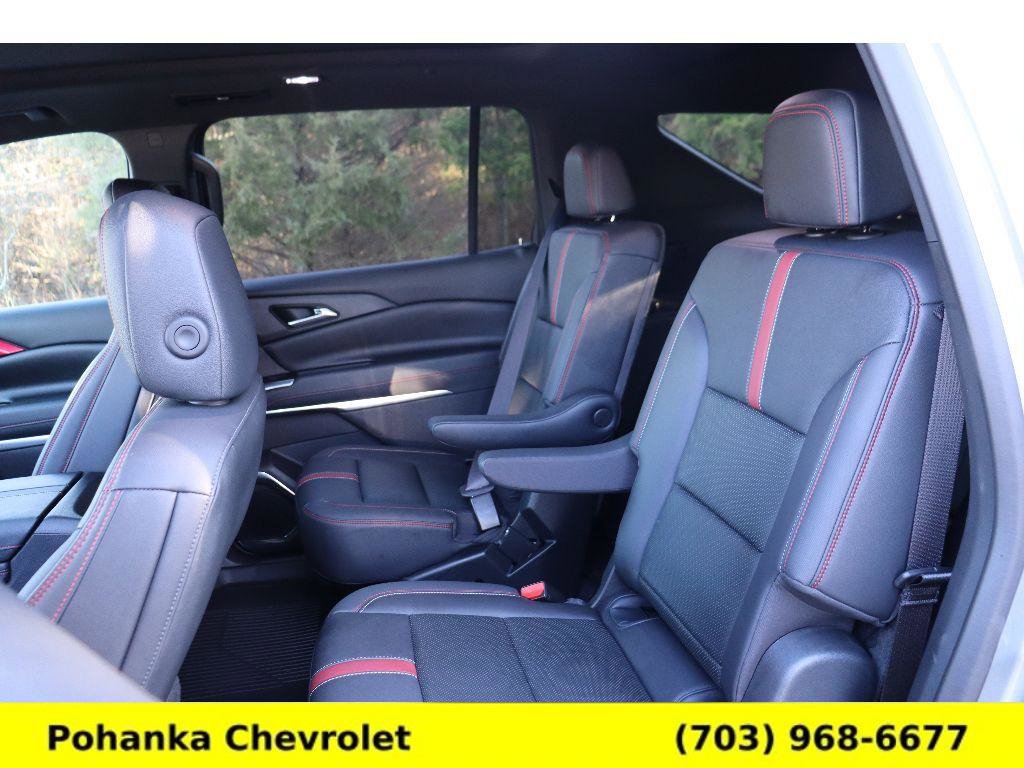 Used 2024 Chevrolet Traverse RS image 33