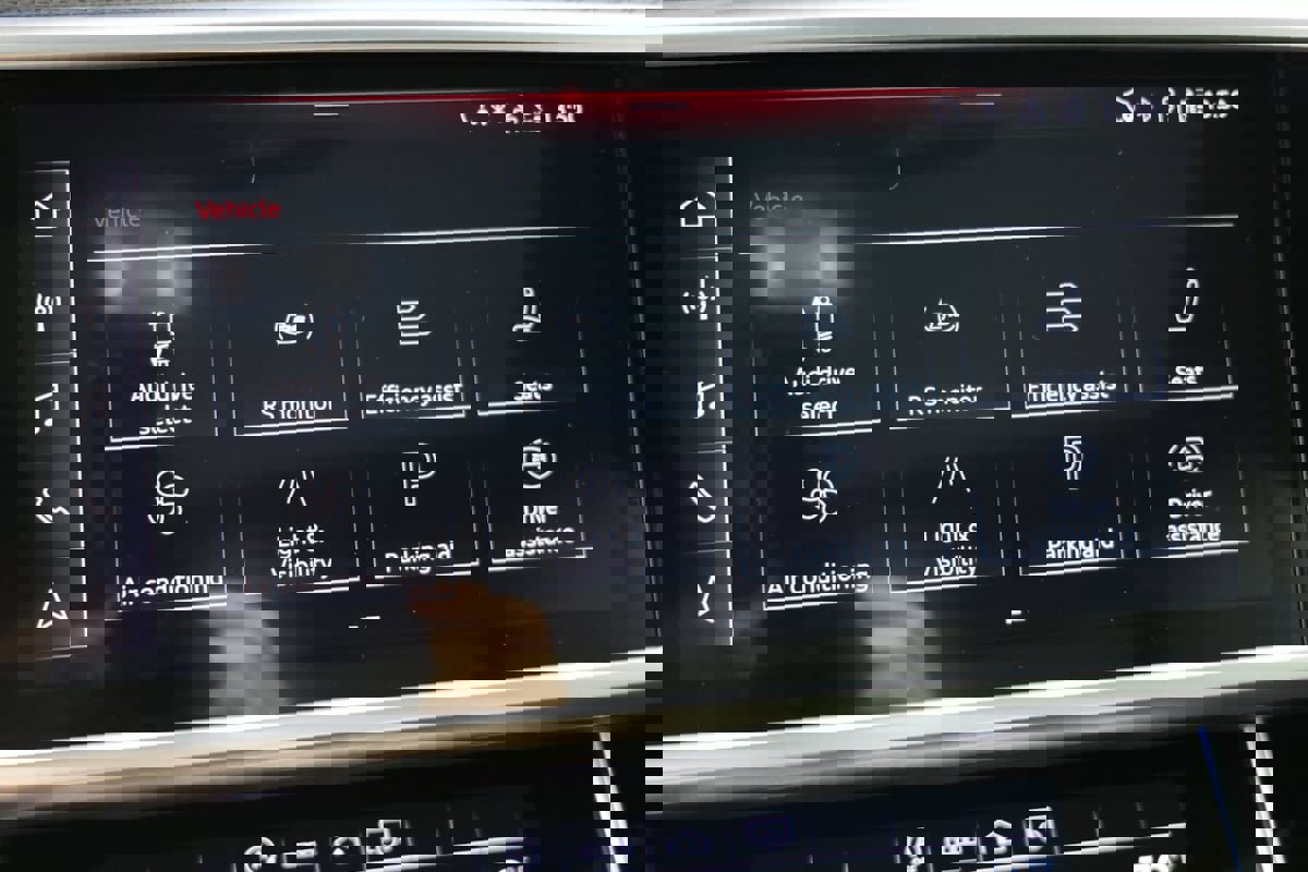 Used 2023 Audi RS 6 w/ Driver Assistance Package image 46